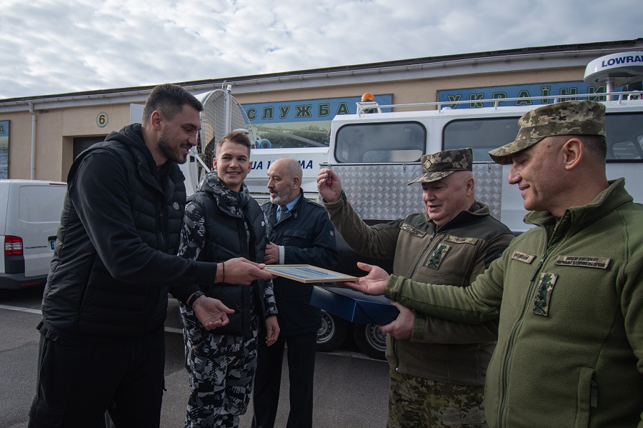 "Динамо" передало прикордонникам катер
